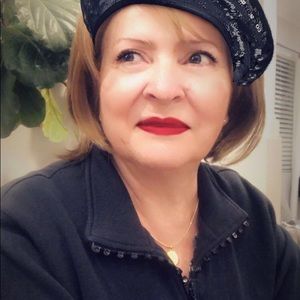 Meet your Posher, Angela